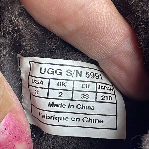 (F) UGG Australia Bailey Button  for girls Chocolate suede mid-calf boots - Picture 2 of 12